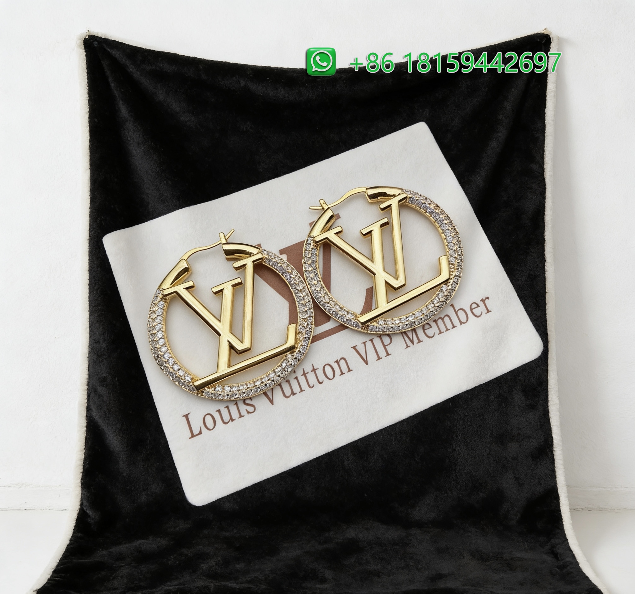 Louis Vuitton Throw Blankets